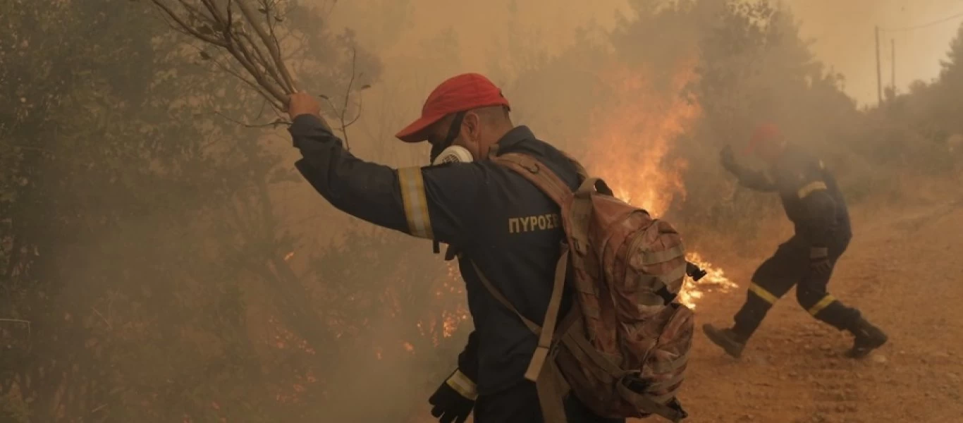 Μεγάλη αναζωπύρωση στη Γορτυνία: Μήνυμα από το «112» - «Εκκενώστε τώρα»